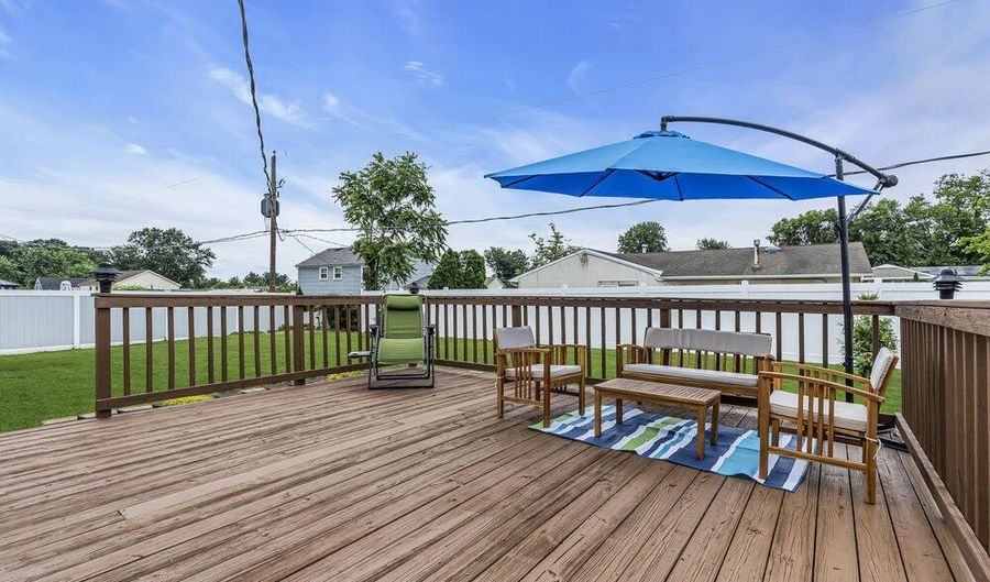 15 Inglewood Ln, Aberdeen, NJ 07747 - 3 Beds, 3 Bath