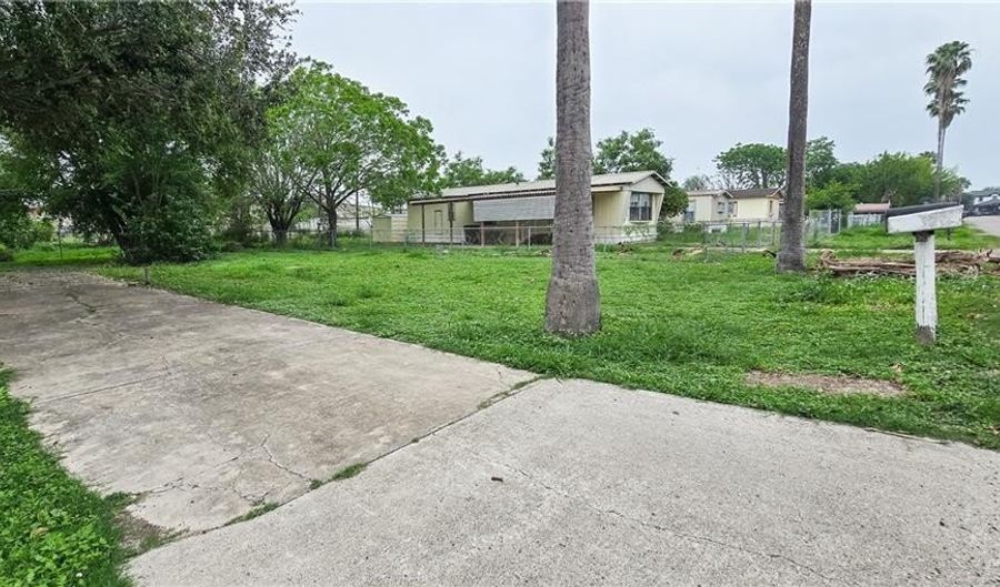 827 13th St, Alamo, TX 78516 - 0 Beds, 0 Bath