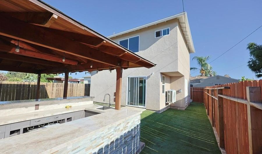 5740 Midwick St, San Diego, CA 92139 - 3 Beds, 3 Bath