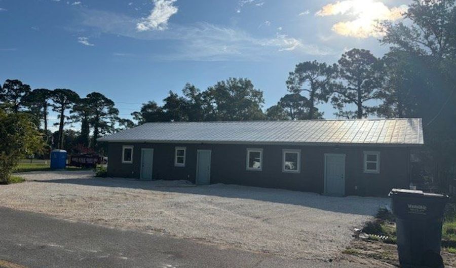 348 12th St, Apalachicola, FL 32320 - 1 Beds, 1 Bath