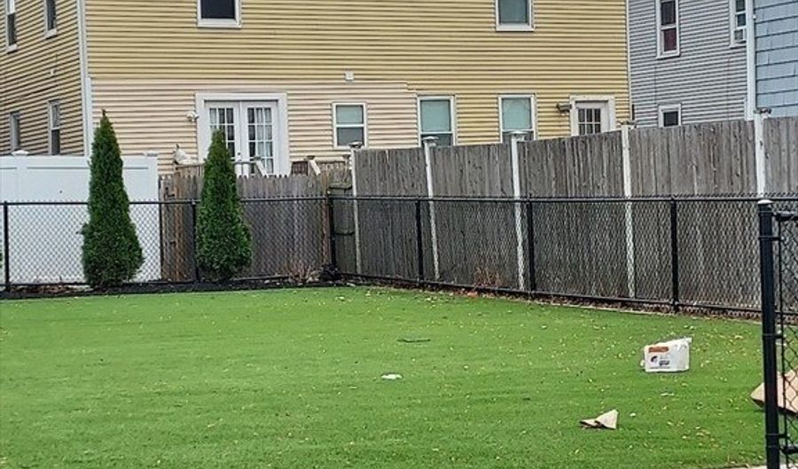 15 Grant, Beverly, MA 01915 - 3 Beds, 1 Bath