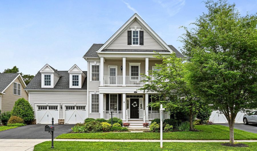 24247 PURPLE FINCH Dr, Aldie, VA 20105 - 4 Beds, 4 Bath