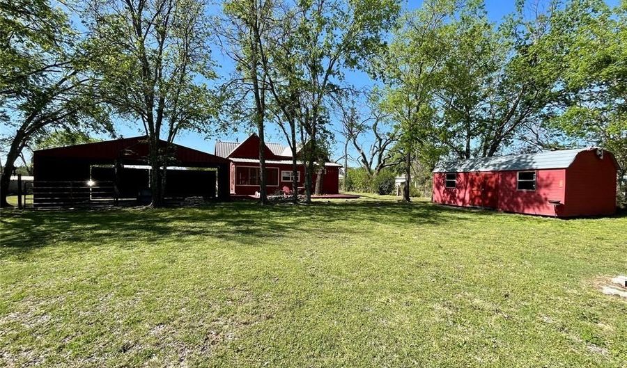 510 W Avenue B, Hico, TX 76457 - 3 Beds, 3 Bath
