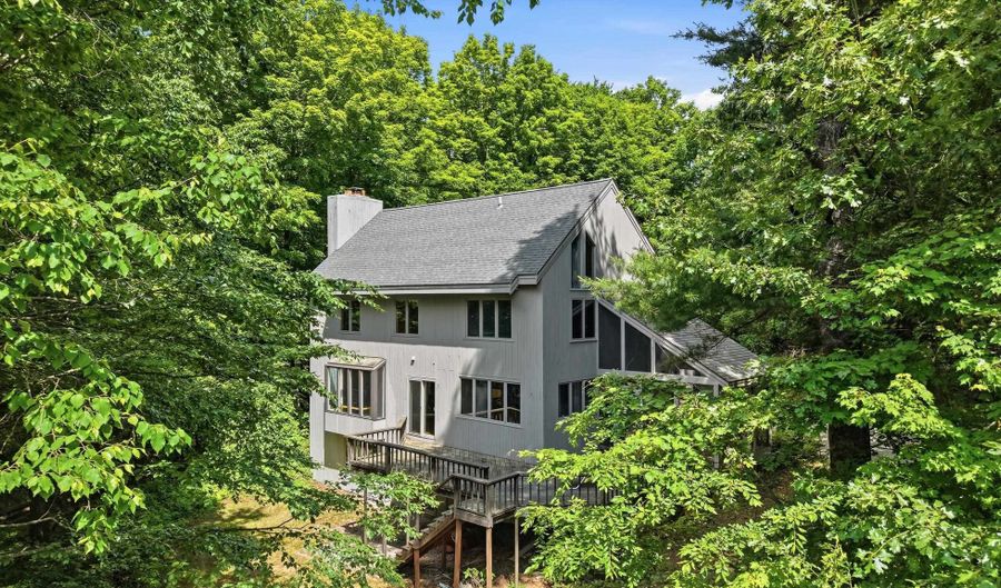 10 Eaton Rd, Amherst, NH 03031 - 4 Beds, 4 Bath