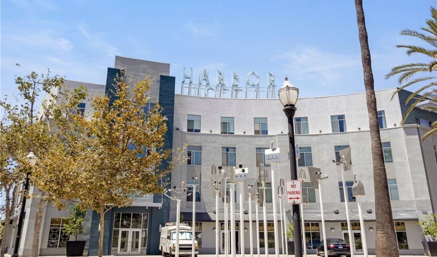 435 W Center Street Promenade 400, Anaheim, CA 92805 - 2 Beds, 1 Bath