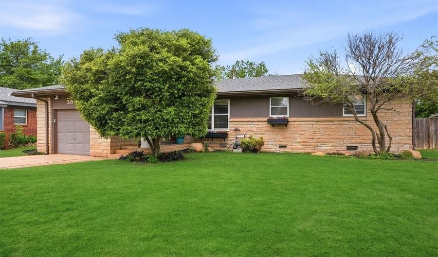 319 Cameron Dr, Altus, OK 73521 - 3 Beds, 2 Bath