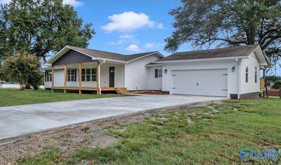 1868 Brashiers Chapel Rd, Arab, AL 35016 - 3 Beds, 2 Bath