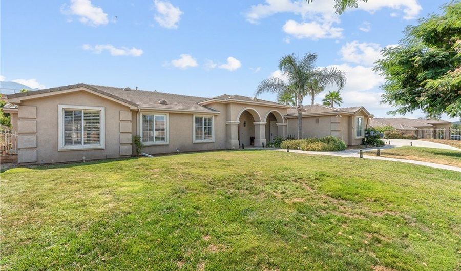 10927 Deer Valley Rd, Yucaipa, CA 92399 - 4 Beds, 3 Bath