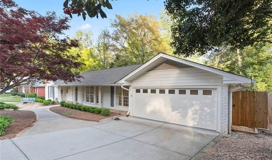 4555 Runnemede Rd NW, Atlanta, GA 30327 - 4 Beds, 3 Bath