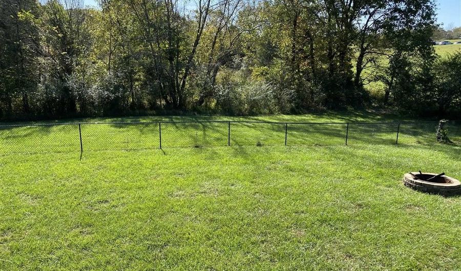985 W G Talley Rd, Alvaton, KY 42122 - 4 Beds, 2 Bath