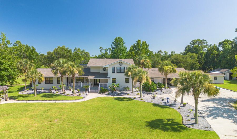 15409 Sequoia Ave, Biloxi, MS 39532 - 5 Beds, 6 Bath