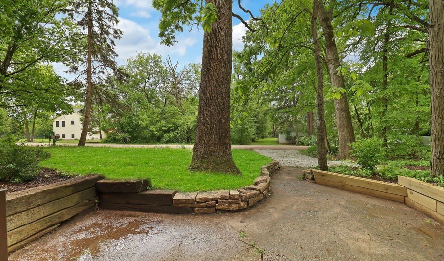 26660 W SYCAMORE Rd, Antioch, IL 60002 - 3 Beds, 3 Bath