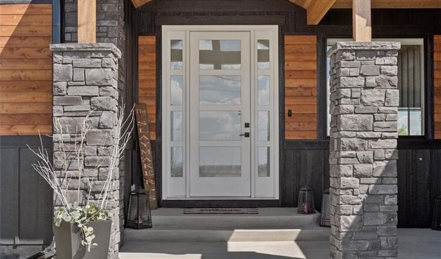 740 W, Berthoud, CO 80513 - 5 Beds, 4 Bath