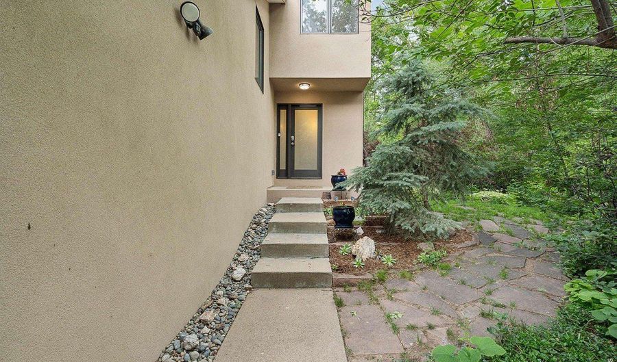 299 Spruce Ct, Boulder, CO 80302 - 3 Beds, 3 Bath