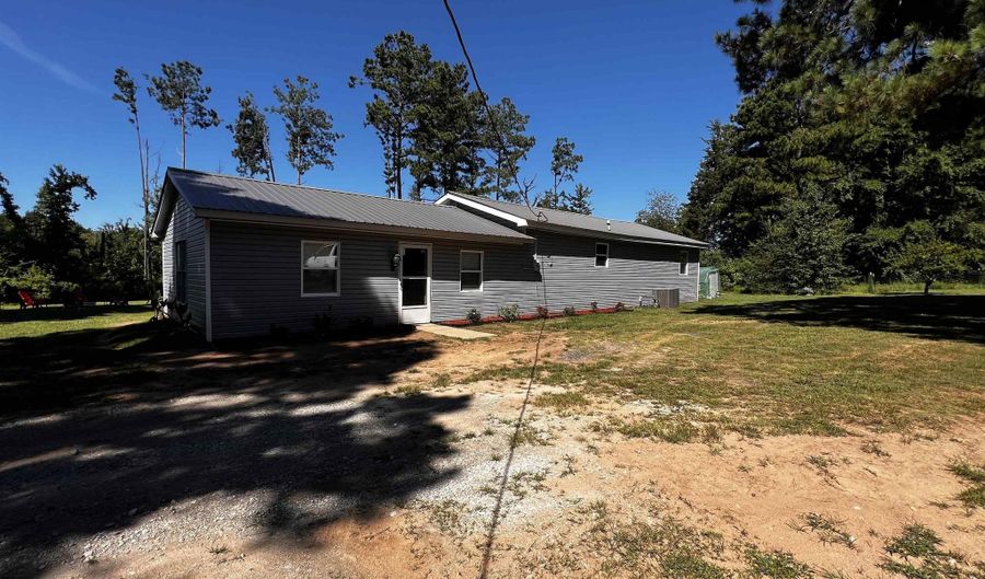 3212 County Rd 4251, De Kalb, TX 75559 - 3 Beds, 2 Bath