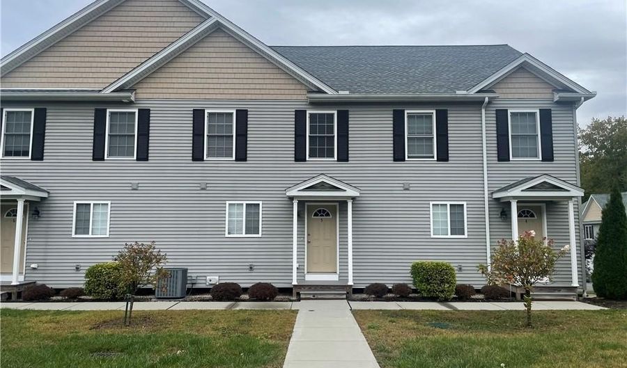 380 King St 5, Bristol, CT 06010 - 3 Beds, 3 Bath