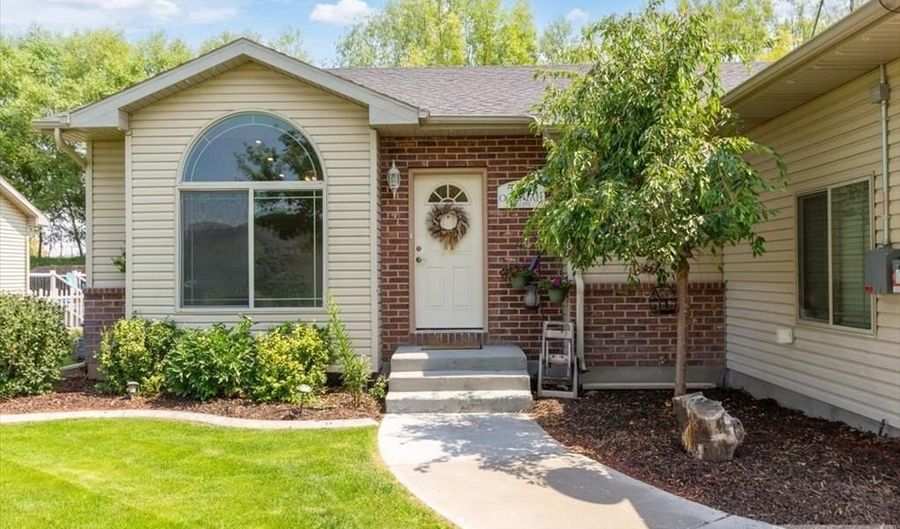 5161 Remember Dr, Ammon, ID 83406 - 4 Beds, 3 Bath