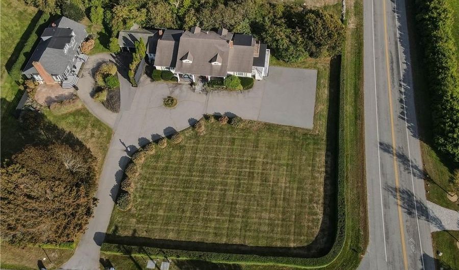 228 Carroll Ave, Newport, RI 02840 - 8 Beds, 4 Bath