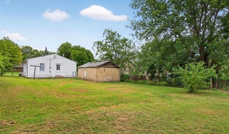 703 S Chickasaw Ave, Bartlesville, OK 74003 - 2 Beds, 1 Bath