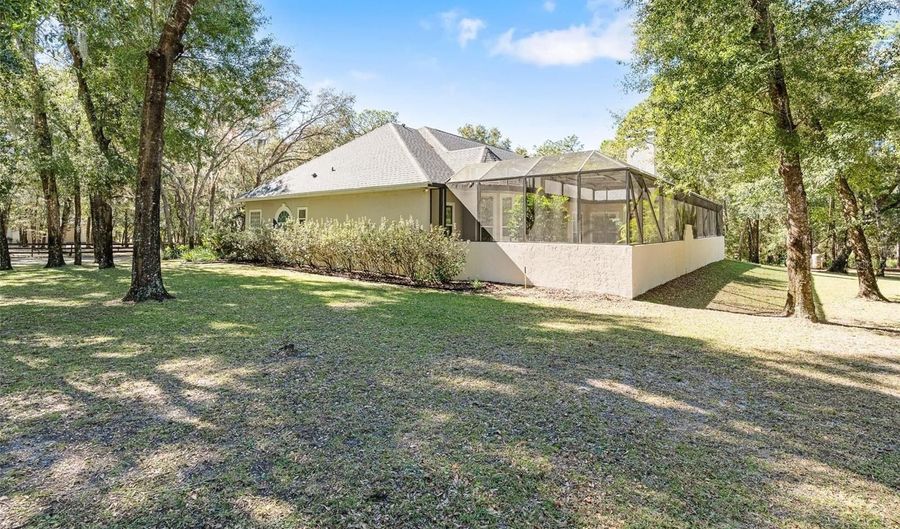 19811 LAKE DORR Rd, Altoona, FL 32702 - 3 Beds, 3 Bath