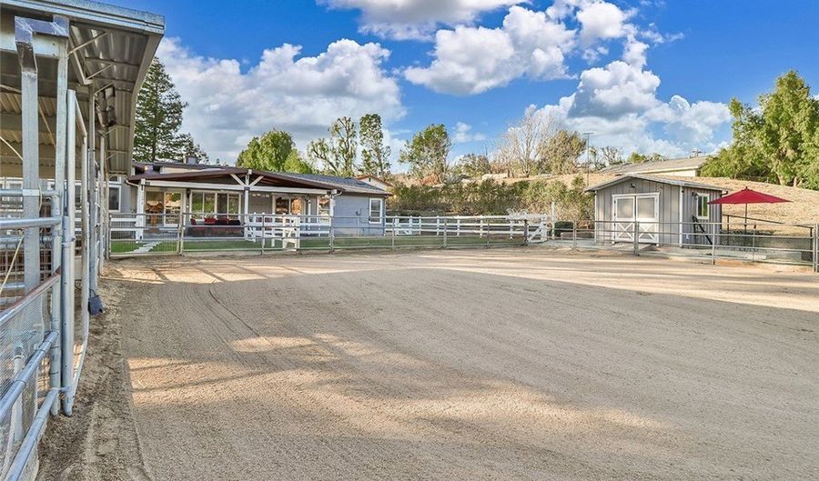 5524 Fairview Pl, Agoura Hills, CA 91301 - 4 Beds, 2 Bath