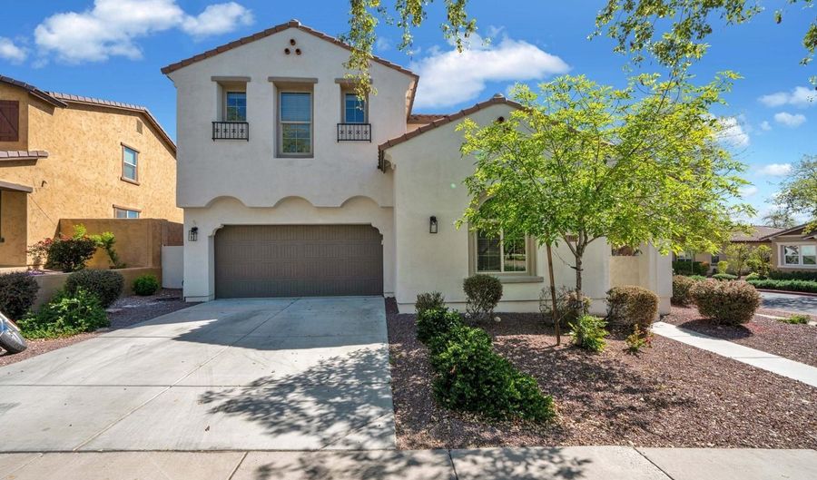 3119 N Evergreen St, Buckeye, AZ 85396 - 4 Beds, 5 Bath