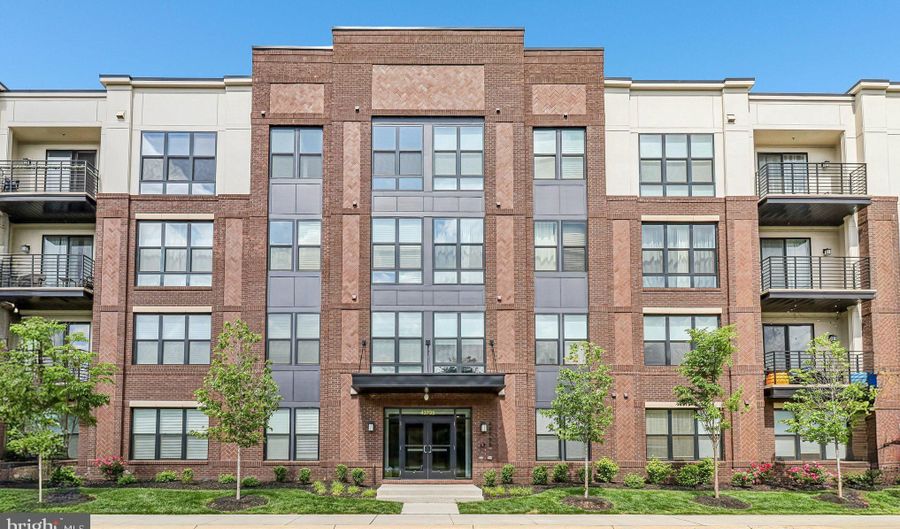 43795 TRANSIT Sq 202, Ashburn, VA 20147 - 2 Beds, 2 Bath