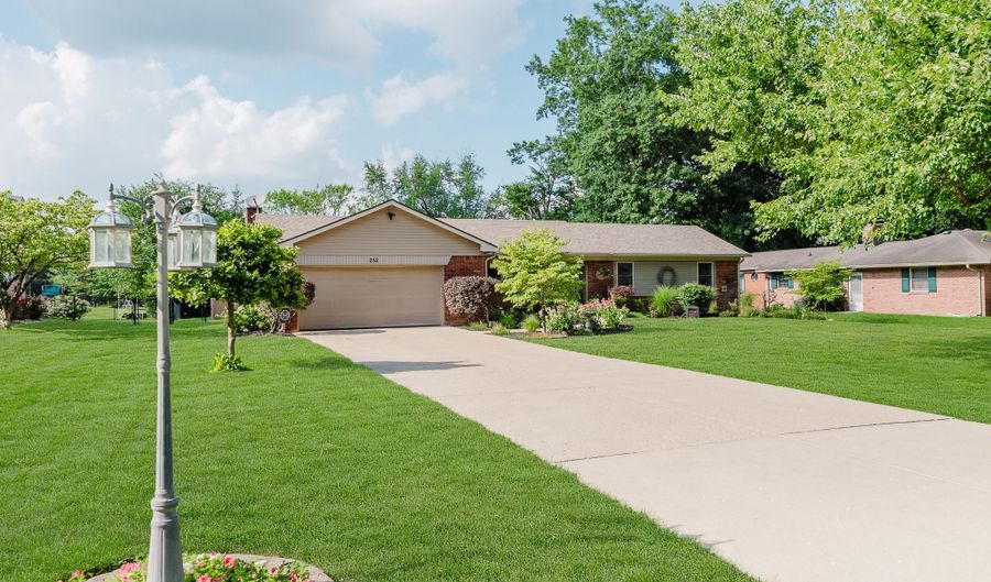252 Bangor Dr, Indianapolis, IN 46227 - 3 Beds, 2 Bath