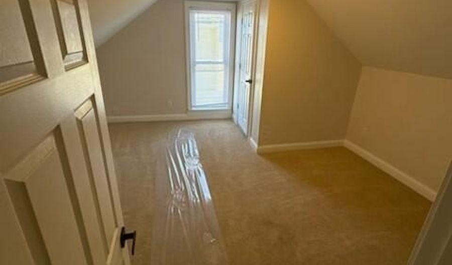 121 W High St, Ashley, OH 43003 - 4 Beds, 4 Bath