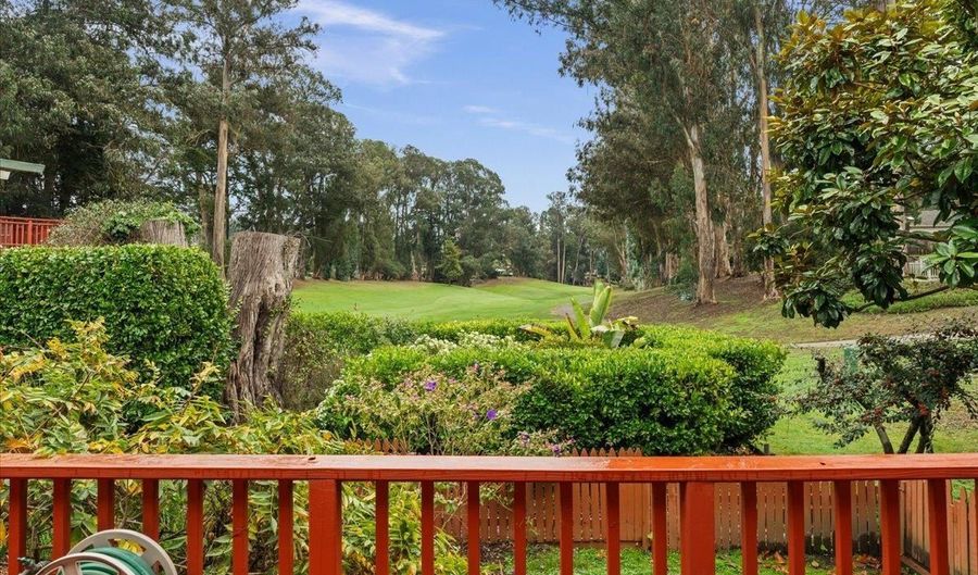 640 Rio Del Mar Blvd, Aptos, CA 95003 - 2 Beds, 2 Bath