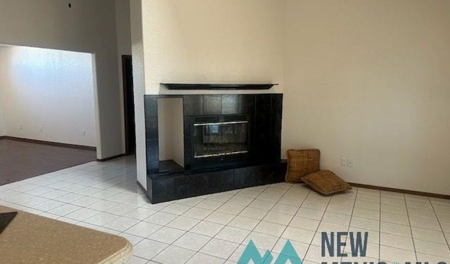 802 Fountain Dr, Carlsbad, NM 88220 - 4 Beds, 2 Bath