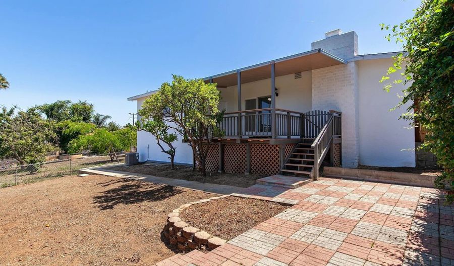 915 Mandarin, Fallbrook, CA 92028 - 3 Beds, 2 Bath