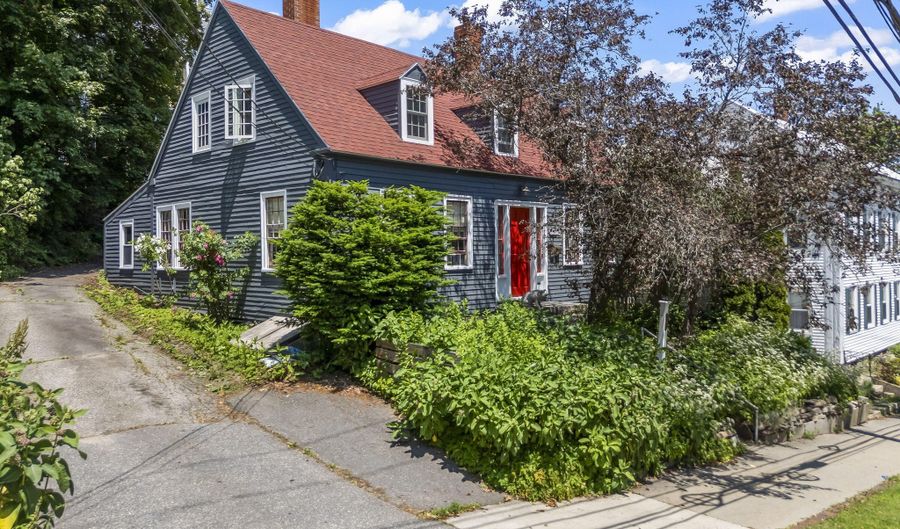 141 Centre St, Bath, ME 04530 - 5 Beds, 3 Bath