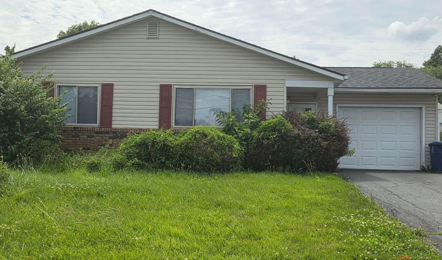 5531 Karl Rd, Columbus, OH 43229 - 3 Beds, 2 Bath