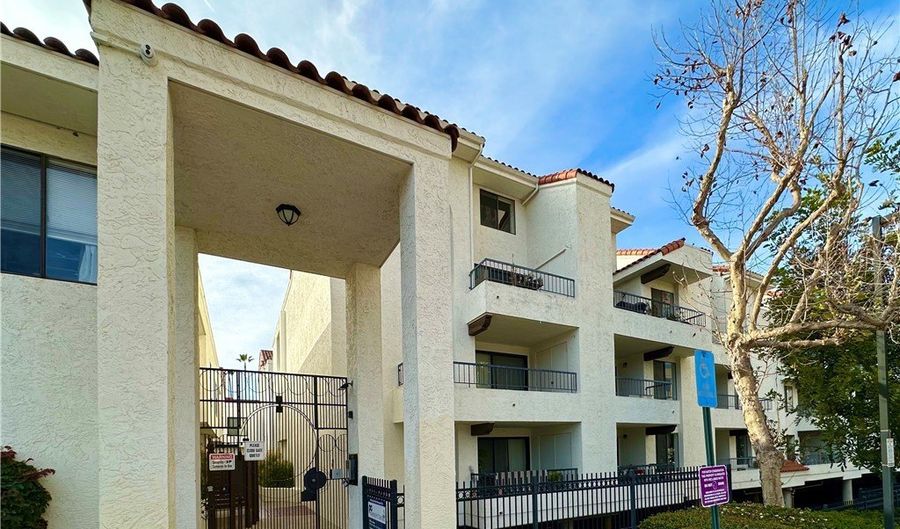 3525 Lebon Dr 204, San Diego, CA 92122 - 2 Beds, 2 Bath