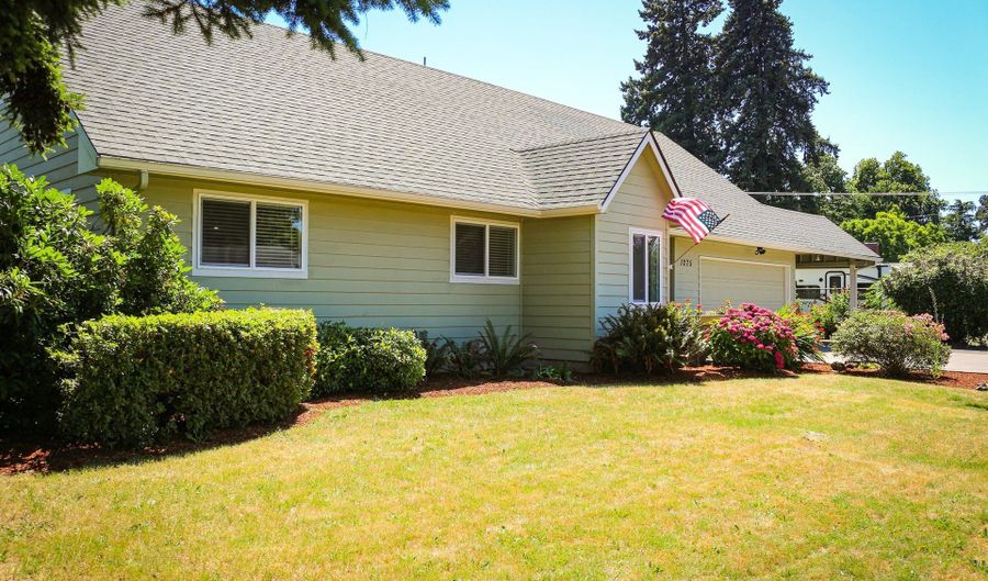 1275 ISLAND St, Springfield, OR 97477 - 4 Beds, 3 Bath