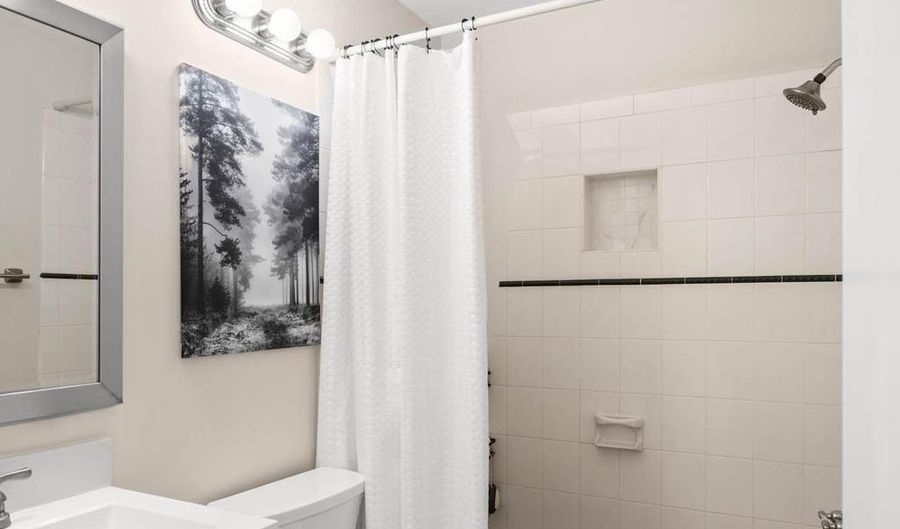 5801 DEVONSHIRE Dr, Bethesda, MD 20816 - 5 Beds, 3 Bath
