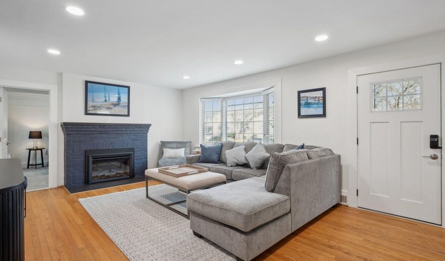 134 S HOMELAND Ave, Annapolis, MD 21401 - 4 Beds, 2 Bath