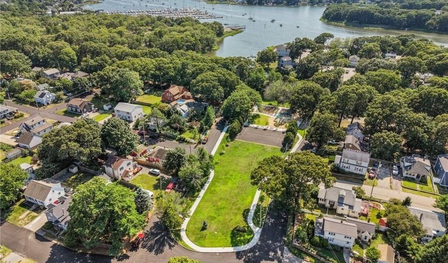 50 Planet Ave, East Providence, RI 02915 - 3 Beds, 3 Bath