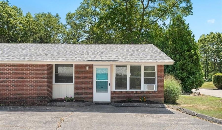 47 Kingsland Ct 6A, Charlestown, RI 02813 - 1 Beds, 1 Bath