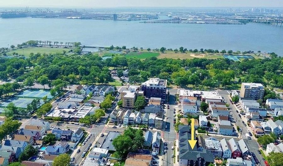140 AVENUE B 204, Bayonne, NJ 07002 - 1 Beds, 1 Bath