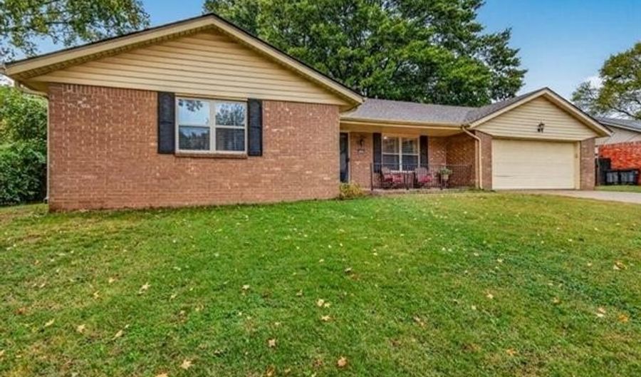 1869 Putnam Dr, Bartlesville, OK 74006 - 4 Beds, 2 Bath