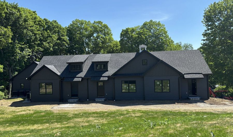 9 Putnam Park Rd, Bethel, CT 06801 - 1 Beds, 1 Bath