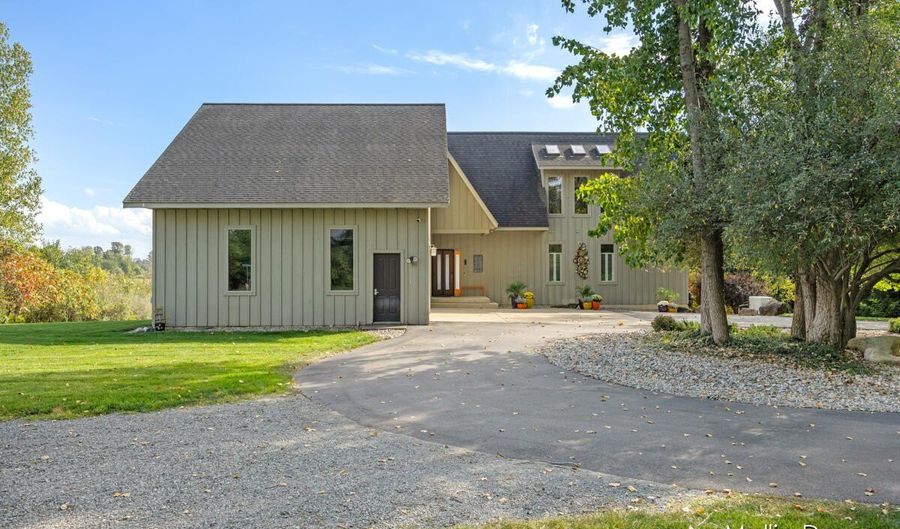 12250 Knoper Ct, Allendale, MI 49401 - 4 Beds, 4 Bath