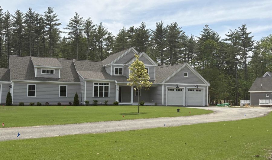 137 County Rd, Amherst, NH 03031 - 5 Beds, 4 Bath