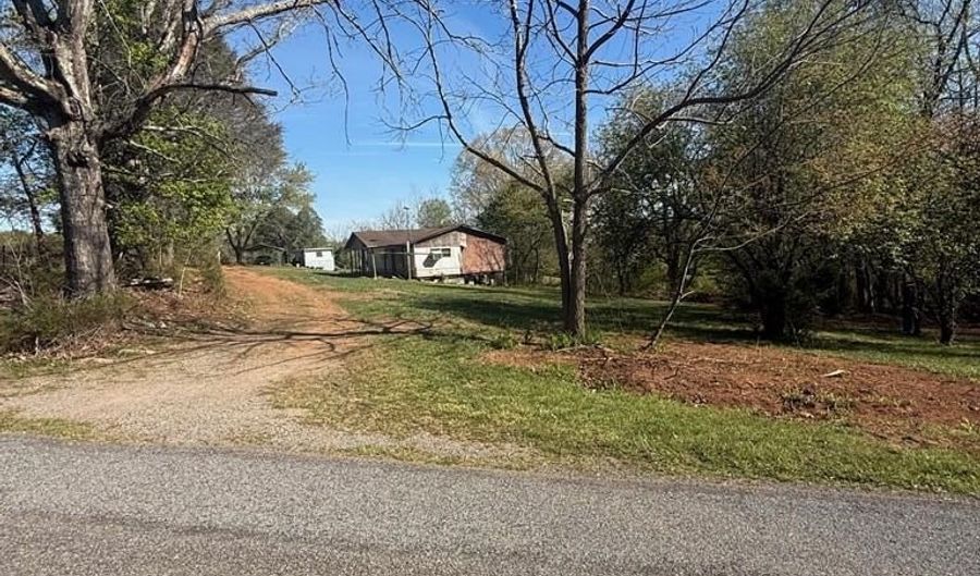 60 Ashgrove Ln, Bassett, VA 24055 - 2 Beds, 1 Bath