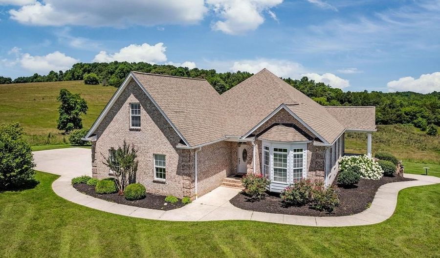 464 Wilder Hwy 76 Ac, Alpine, TN 38543 - 6 Beds, 6 Bath