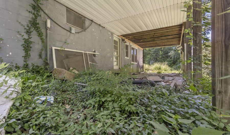 6269 E State Road 54, Bloomfield, IN 47424 - 3 Beds, 2 Bath
