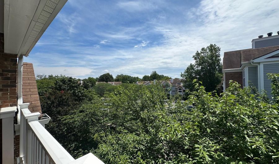 7510 ASHBY Ln I, Alexandria, VA 22315 - 2 Beds, 2 Bath