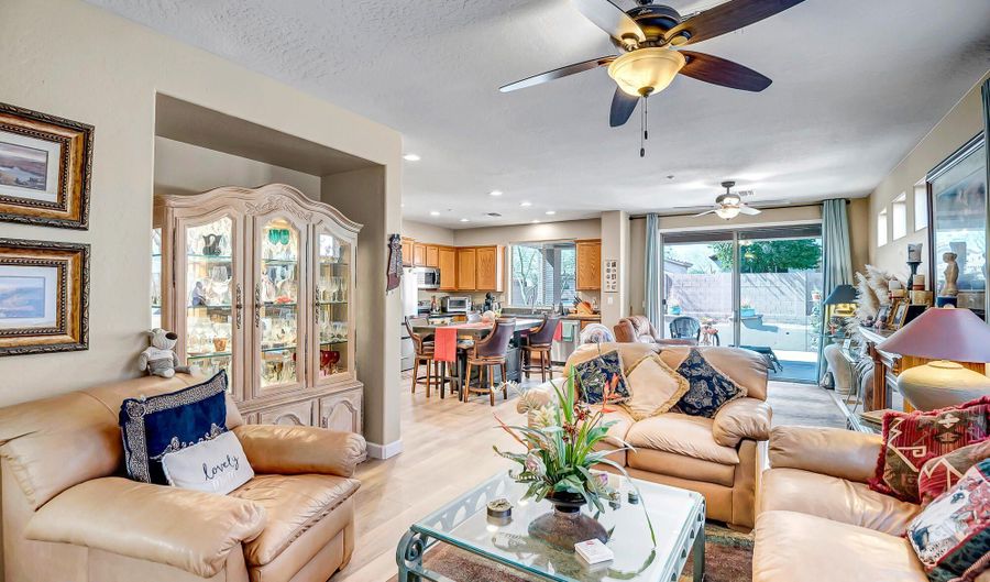 41314 N ROLLING GREEN Way, Anthem, AZ 85086 - 2 Beds, 2 Bath